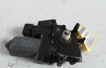 Audi A6 C4 Avant Bj.97 Fensterhebermotor hinten links 4A0959801E BROSE